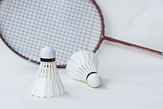 两人之间的 两人之间的