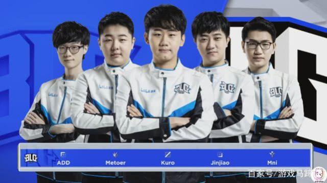 表现出任何 表现出任何